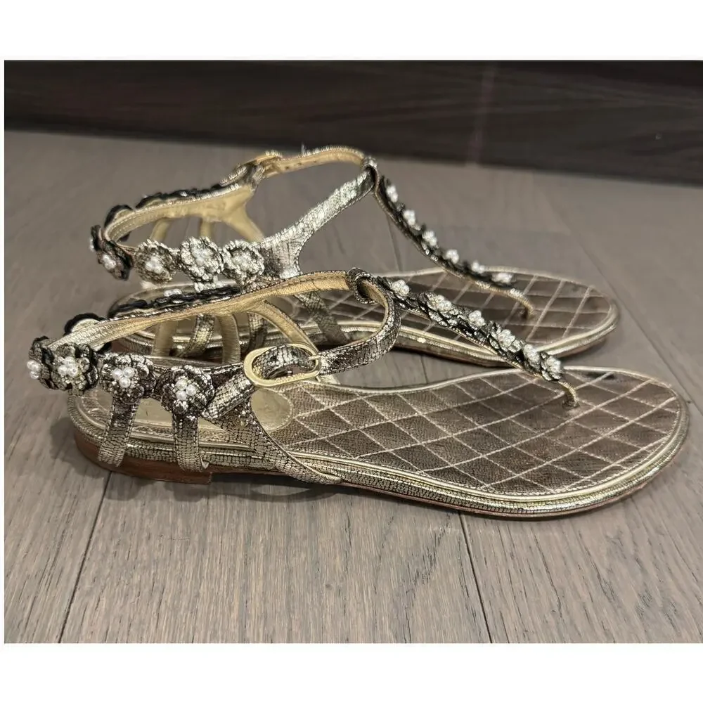 Chanel 38C Pewter Silver Oxidized Silver Thong Sandals Pearl Flower Camellia